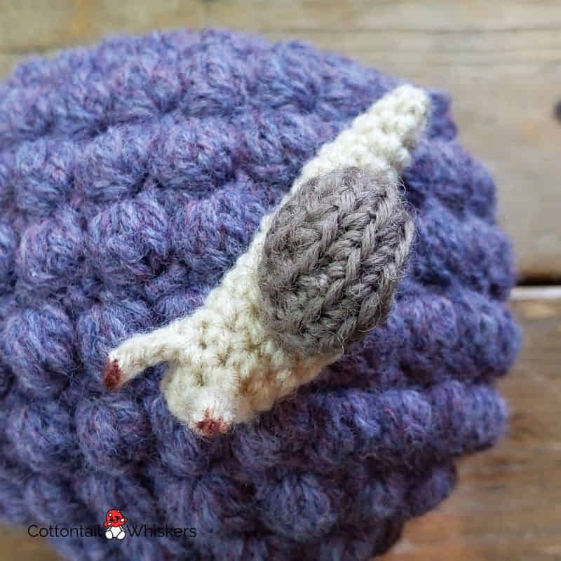 https://cdn.cottontailandwhiskers.com/wp-content/uploads/Allium-Flower-Doorstop-Crochet-Pattern-01.jpg