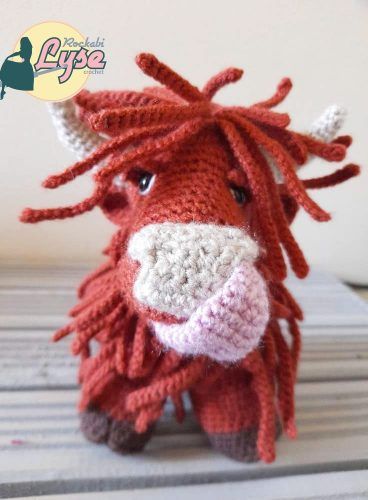 Amigurumi Highland Cow Crochet Pattern Review by Lyse for Cottontail and Whiskers