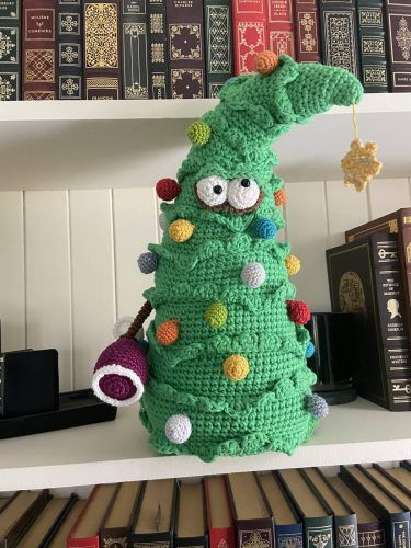 Christmas Tree Amigurumi Crochet Pattern Review by Terri Giri for Cottontail & Whiskers