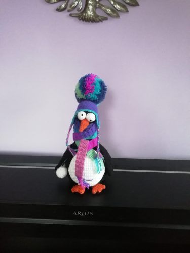 Cottontail & Whiskers Crochet Pattern Review Penguin Doorstop by Tracey Robertson