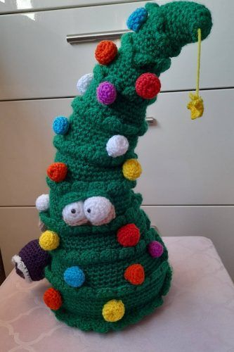 Crochet Christmas Tree Amigurumi Pattern Review by Louise Fenton for Cottontail and Whiskers