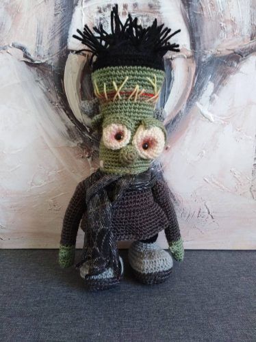 Crochet Frankensteins Monster Pattern Amigurumi Review for Cottontail and Whiskers by Beverley Welch