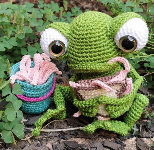 Crochet Frog Pattern Review by Nancy Cruise for Cottontail and Whiskers