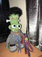 Free Monster Crochet Amigurumi Frankenstein Pattern Review for Cottontail and Whiskers by Lindsay Thomson