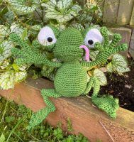 Frog Amigurumi Crochet Pattern Review by Becky Matley for Cottontail and Whiskers