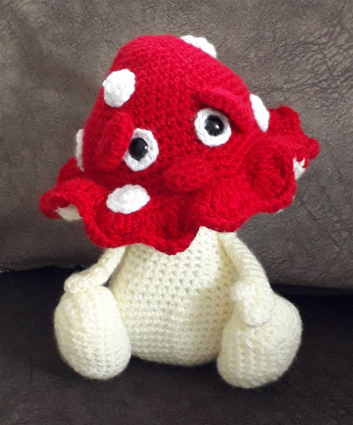 Stanley shroom crochet pattern review for Cottontail and Whiskers by Julie Ridge