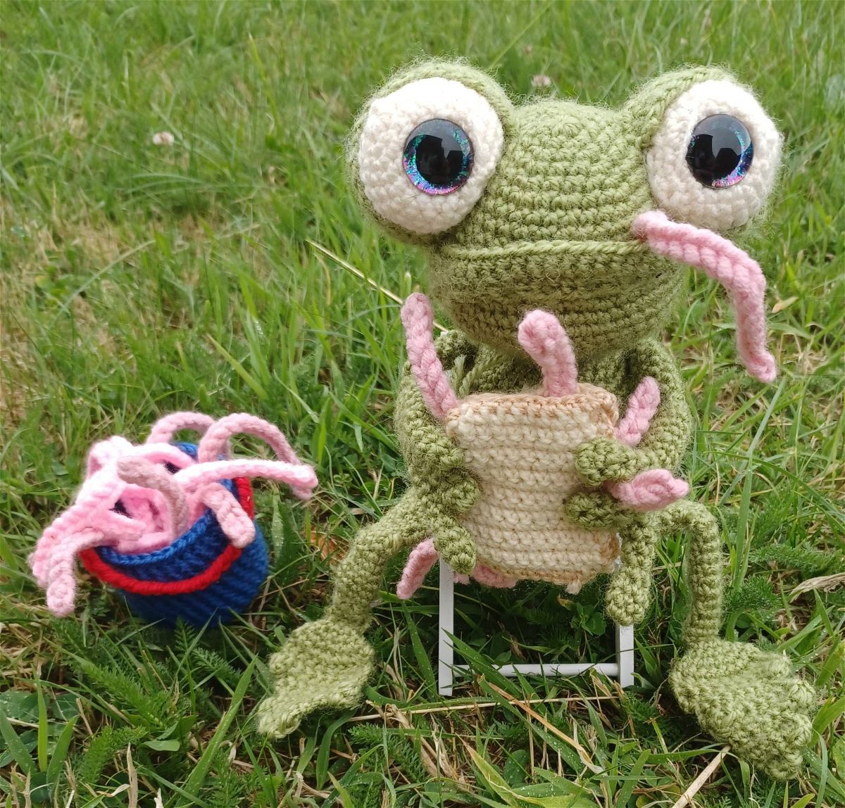 Amigurumi Crochet Frog Pattern Review by Clair Sutton for Cottontail Whiskers