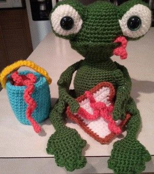 Amigurumi Crochet Frog Pattern Review by Kate C for Cottontail Whiskers