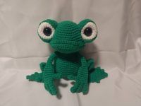 Amigurumi Frog Crochet Pattern Review by Sarah Ford for Cottontail Whiskers