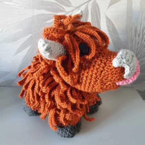 Amigurumi Highland Cow Crochet Pattern Review by Carol Ruffell for Cottontail Whiskers