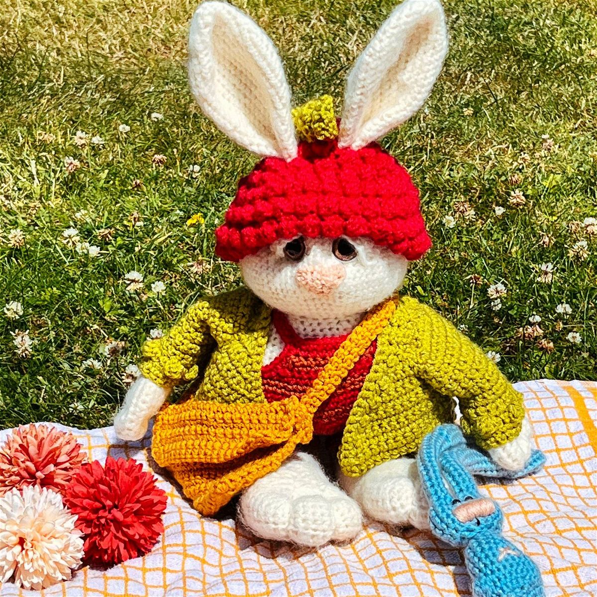 Amigurumi Rabbit Crochet Bunny Pattern Review by Catherine Fotheringham for Cottontail Whiskers