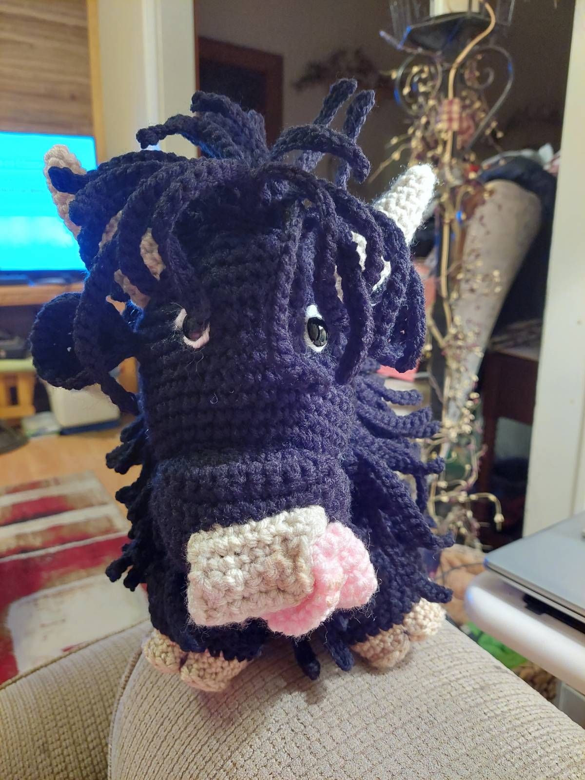 Black Crochet Highland Cow Amigurumi Pattern Review by Jodi Cottontail Whiskers