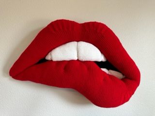 Crochet Rocky Horror Lips Pattern Review by Roslyn for Cottontail Whiskers
