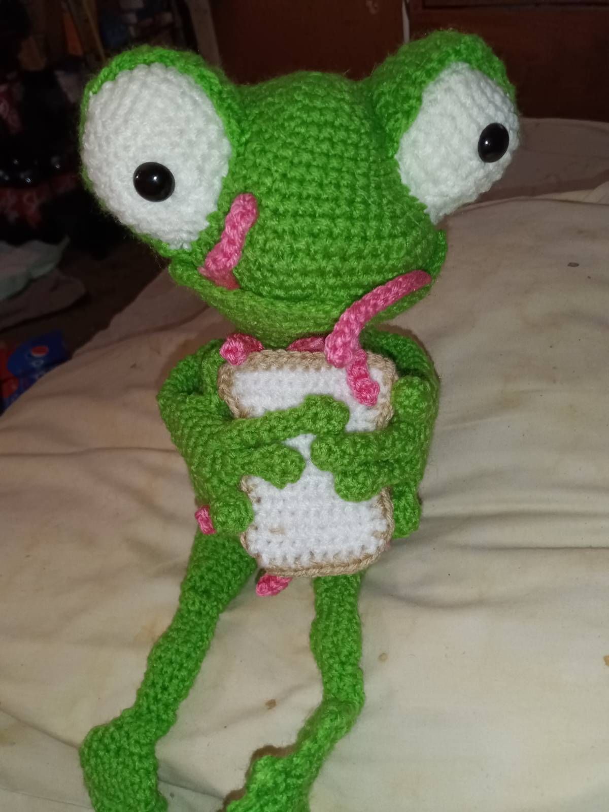 Frog Sandwich Crochet Pattern Review by Cera Moore for Cottontail Whiskers