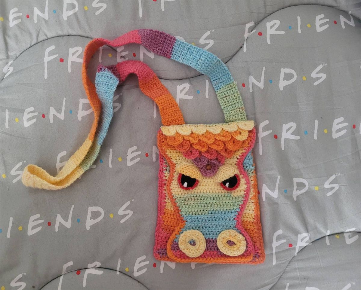 I created a mini dragon bag perfect for Pern fans! Big ones that can hold  your current book, too! : r/pern